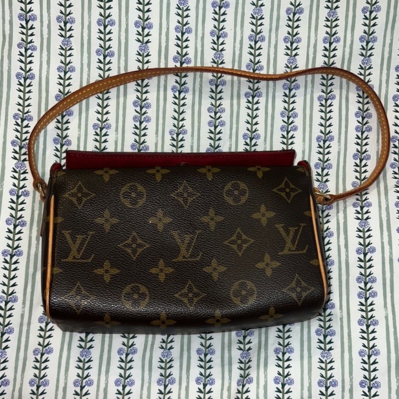 Louis Vuitton Vintage Recital Bag - Picture 6 of 7